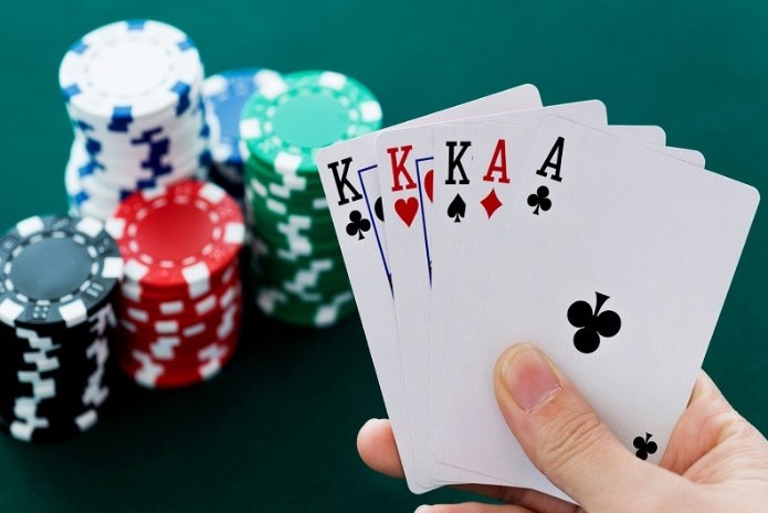 Những lưu ý khi đánh Poker online từ cao thủ